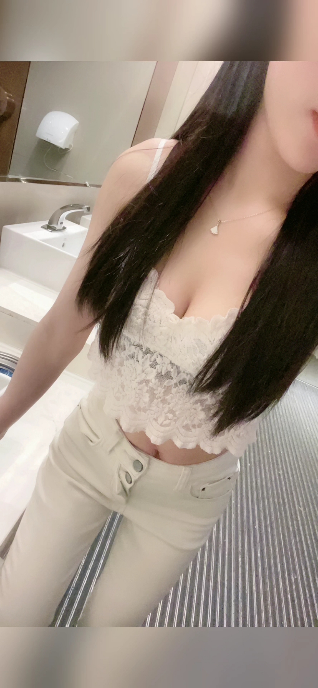 兼职嫩模小姐姐胸.大.水.多.服务棒